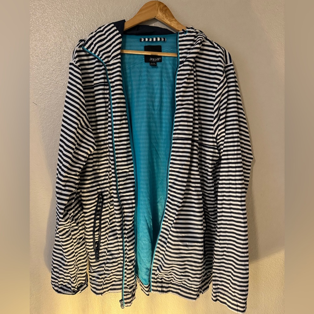 Volcom wind breaker